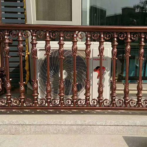 鋁藝陽(yáng)臺(tái)護(hù)欄